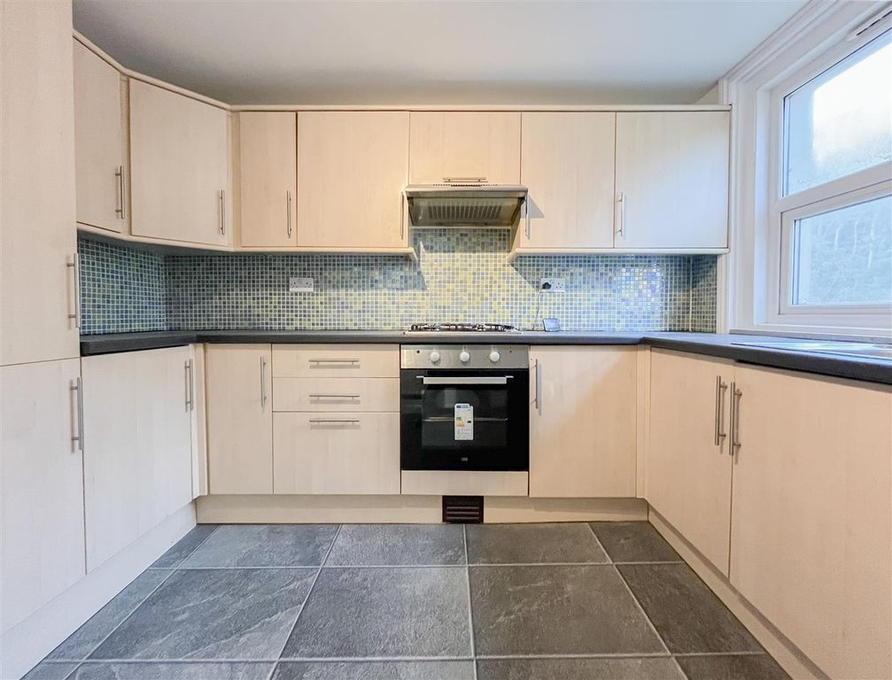 Property photo 2 of 14 Kitchen