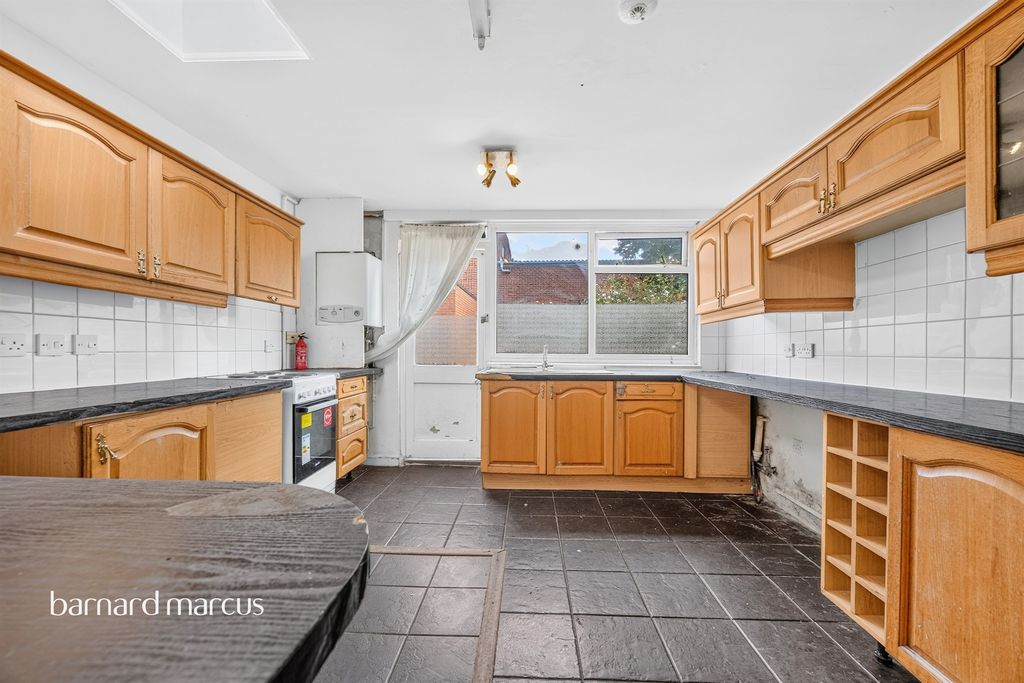 Property photo 2 of 18