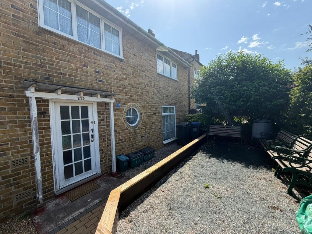 Property photo 1 of 10 Exterior