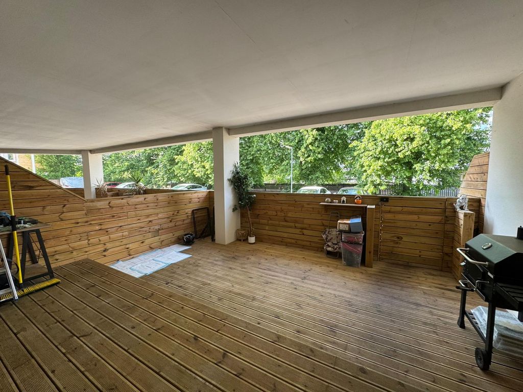 Property photo 2 of 6 Terrace