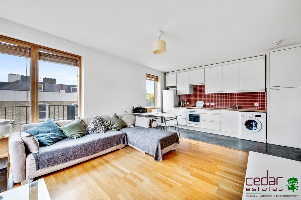 Property photo 2 of 18