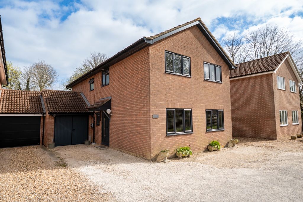 Property photo 2 of 42