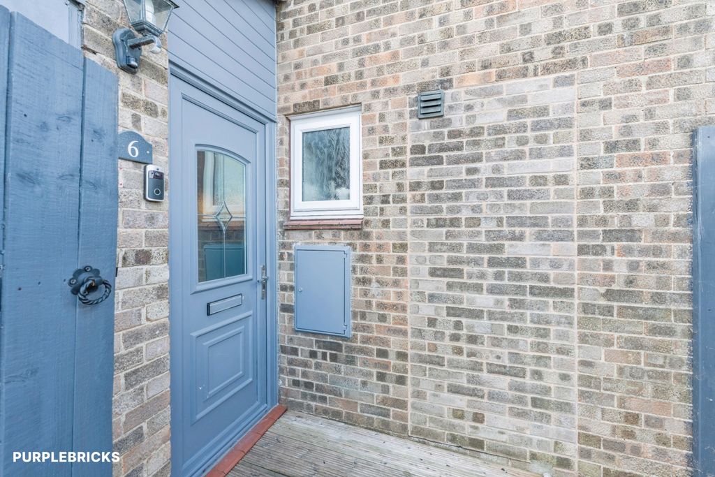 Property photo 2 of 27 Entrance
