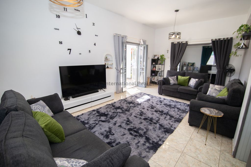 Property photo 2 of 42