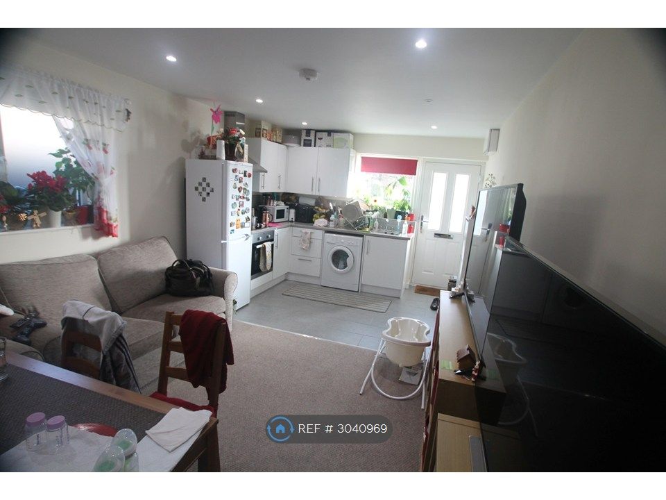 Property photo 2 of 8