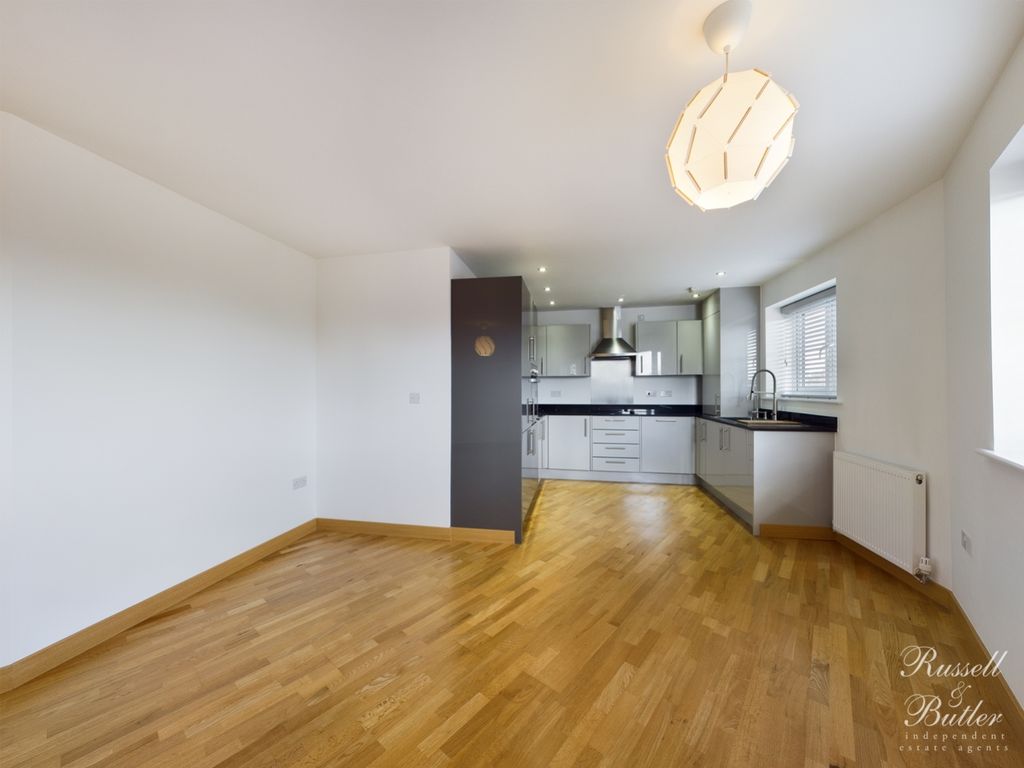 Property photo 2 of 11 Lrg_Cam00829P1-Pr0082-Still03