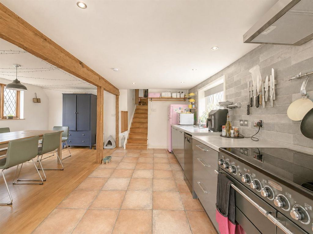 Property photo 3 of 36 Kitchen