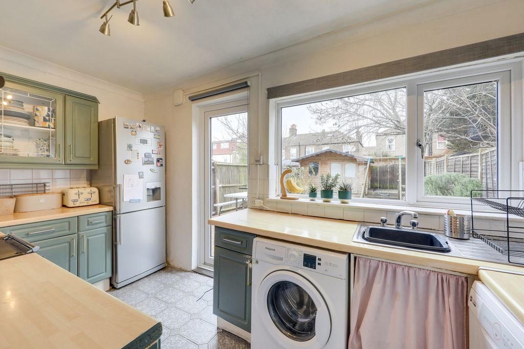 Property photo 3 of 15