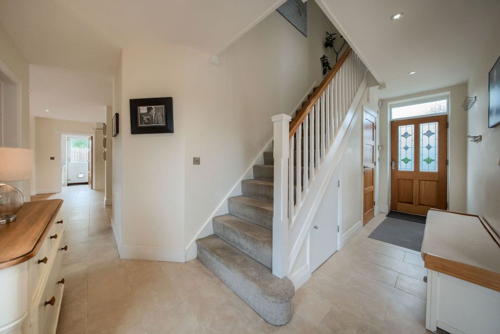 Property photo 2 of 55