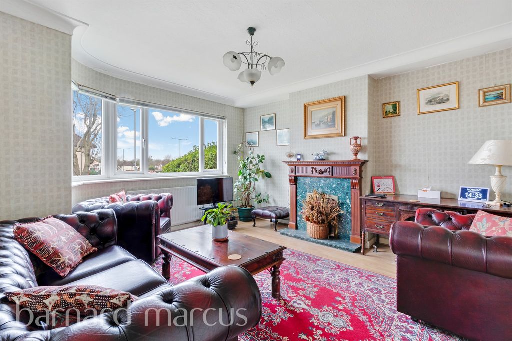 Property photo 2 of 12