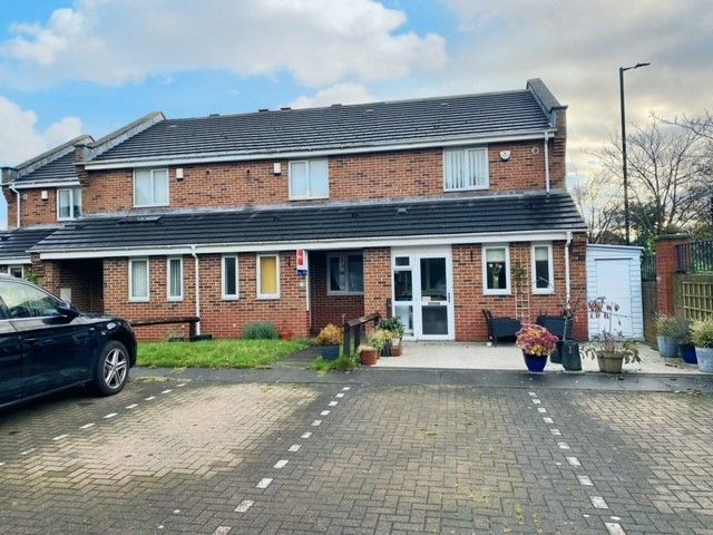 Property photo 1 of 8