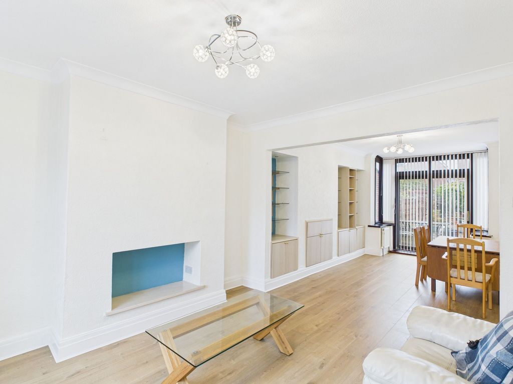 Property photo 2 of 33