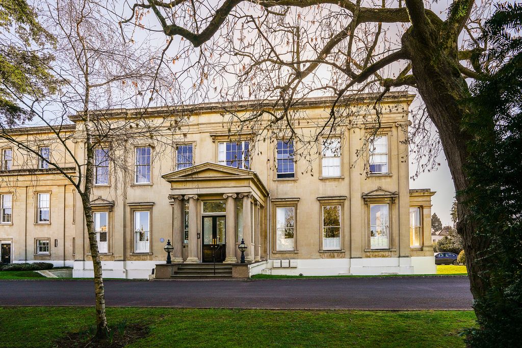 Property photo 1 of 18