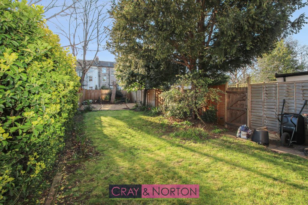 Property photo 1 of 6 Photo 6