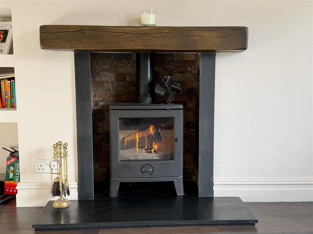 Property photo 3 of 16 Log Burner