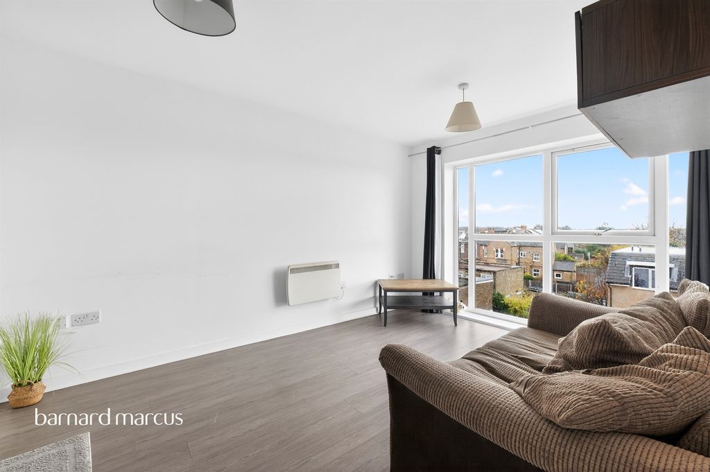 Property photo 1 of 33