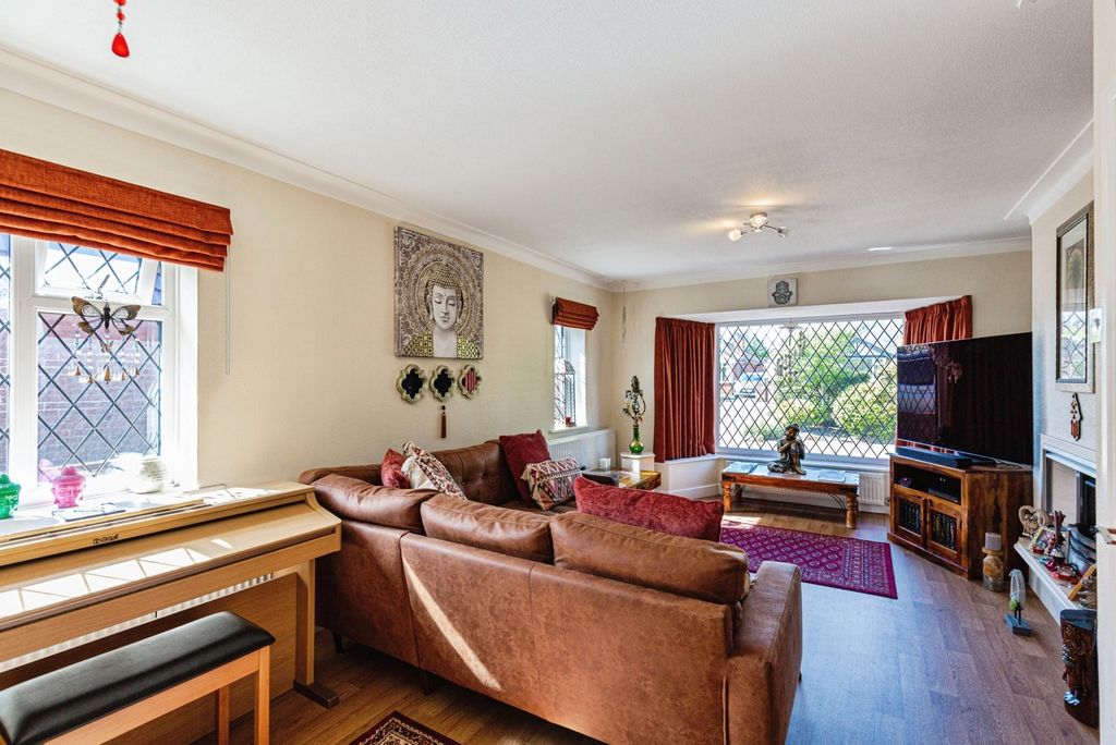 Property photo 3 of 28 Pbox-Img.Jpg