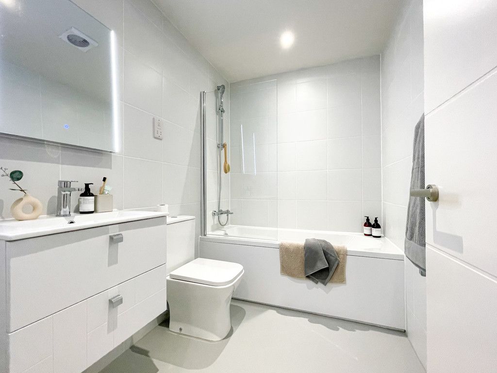 Additional image 8 of 2 bed flat to rentRoco, 19 James Street L2