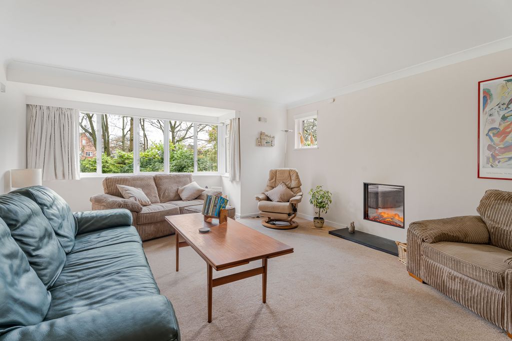 Property photo 2 of 27 Living Room