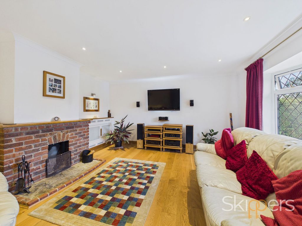 Property photo 3 of 27