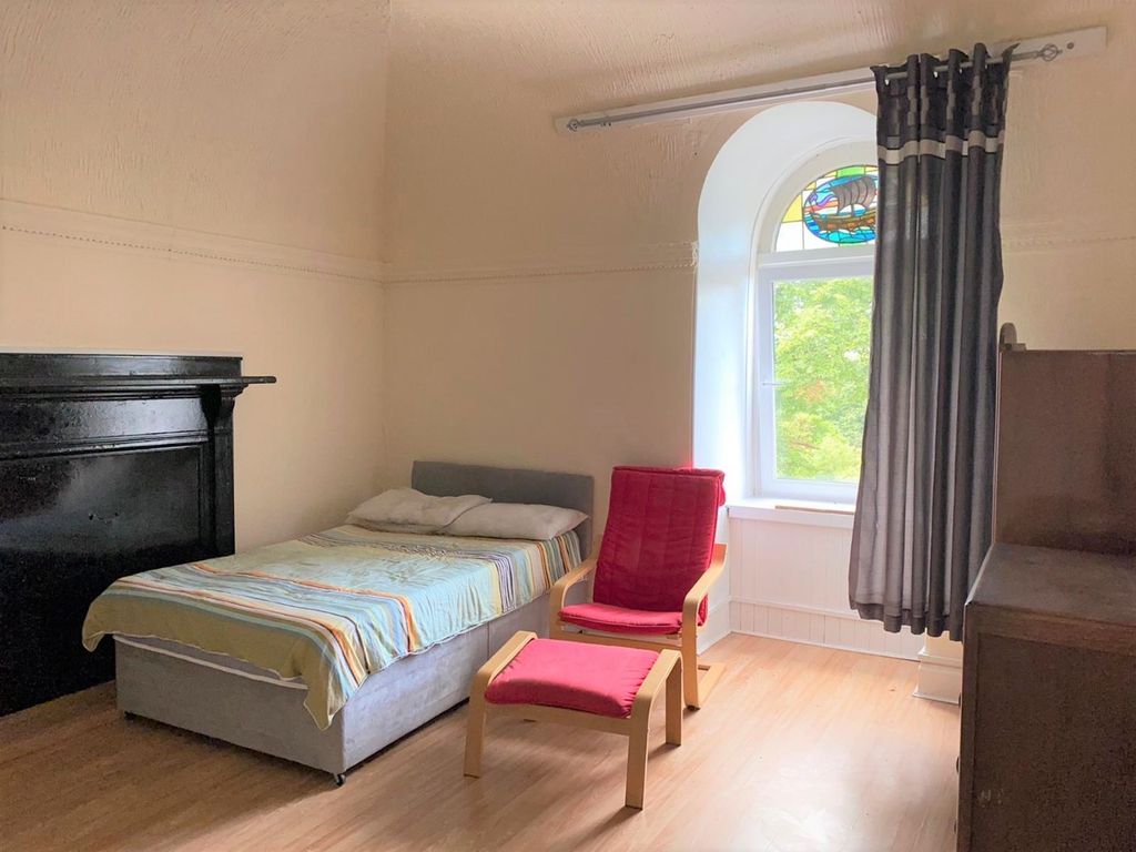 Property photo 2 of 5