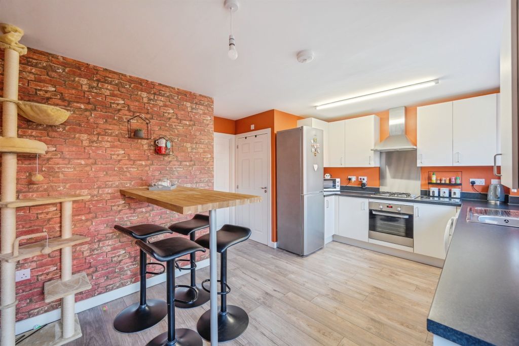 Property photo 3 of 15 Kitchen Diner: