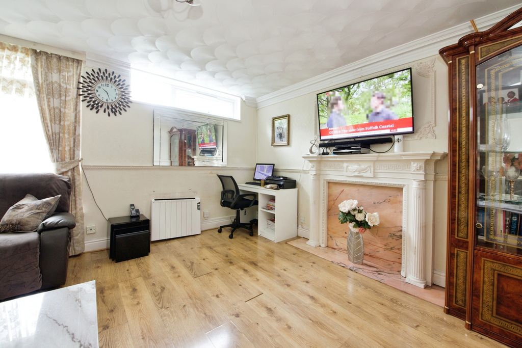 Property photo 3 of 16 Photography