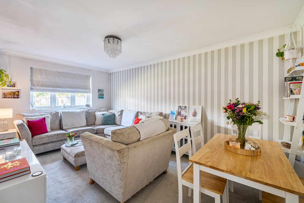 Property photo 2 of 19