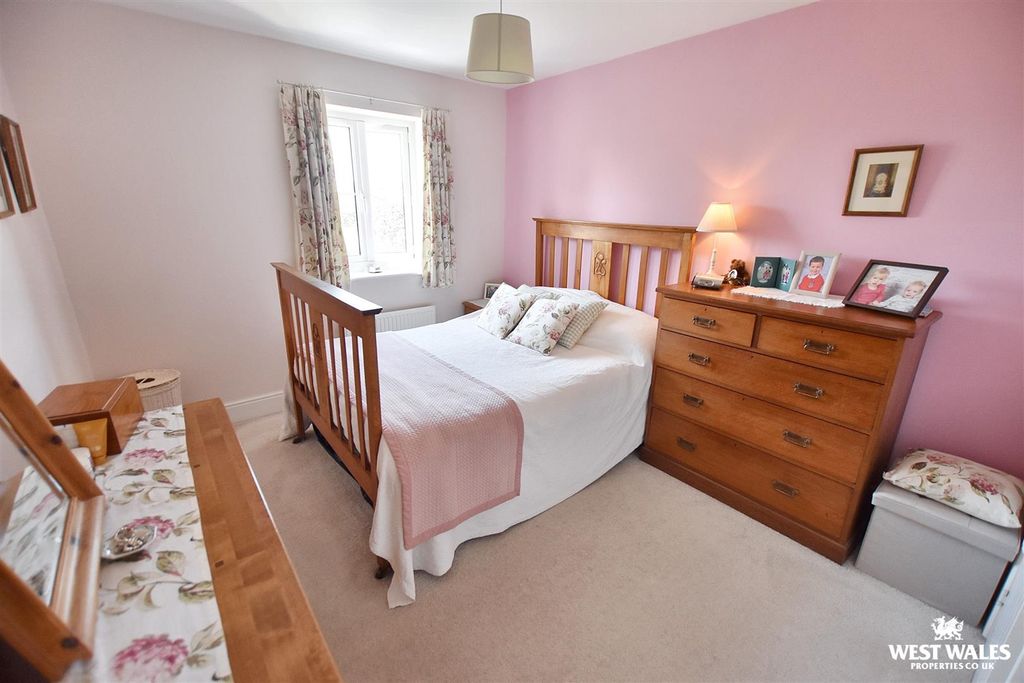 Property photo 3 of 20 6 (84).Jpg