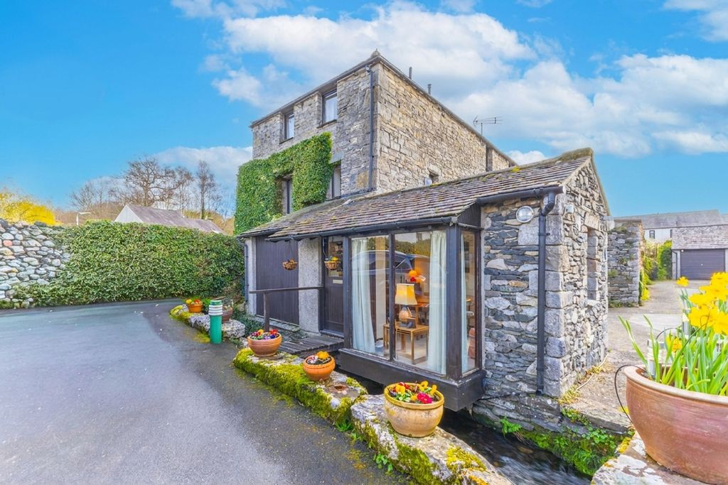 Property photo 1 of 23