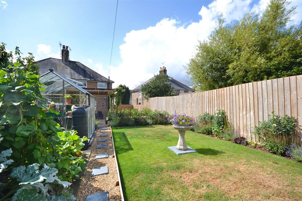 Property photo 3 of 26 96.Png