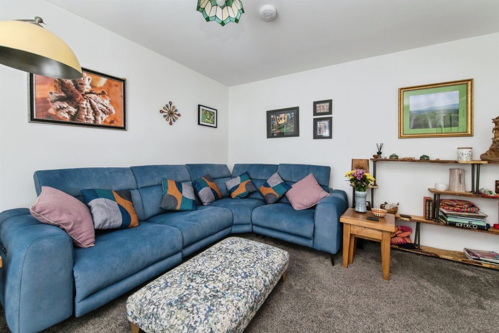Property photo 3 of 15