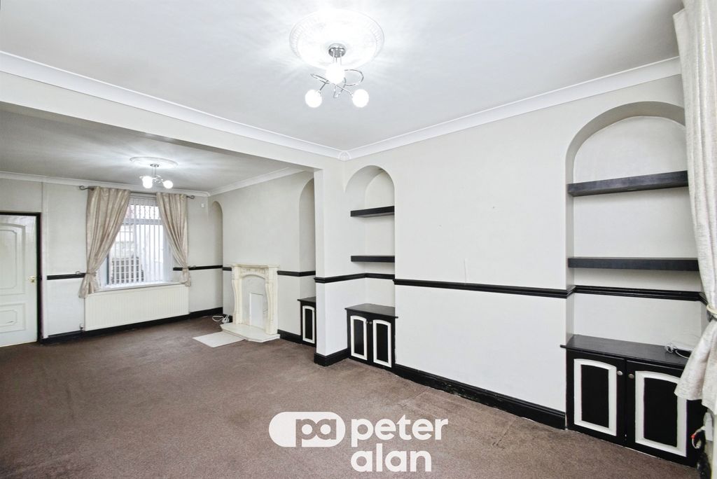 Property photo 3 of 20