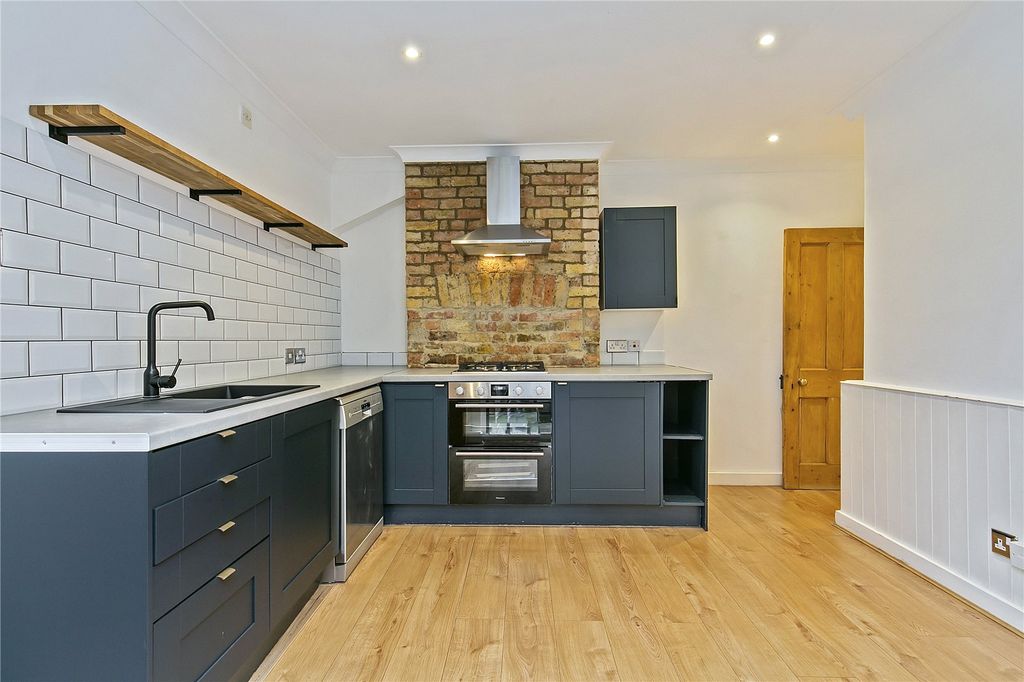 Property photo 2 of 13 Picture No. 19