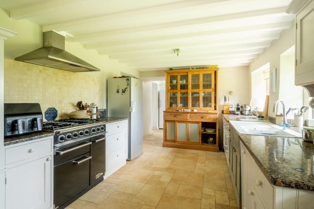 Property photo 3 of 16 Image