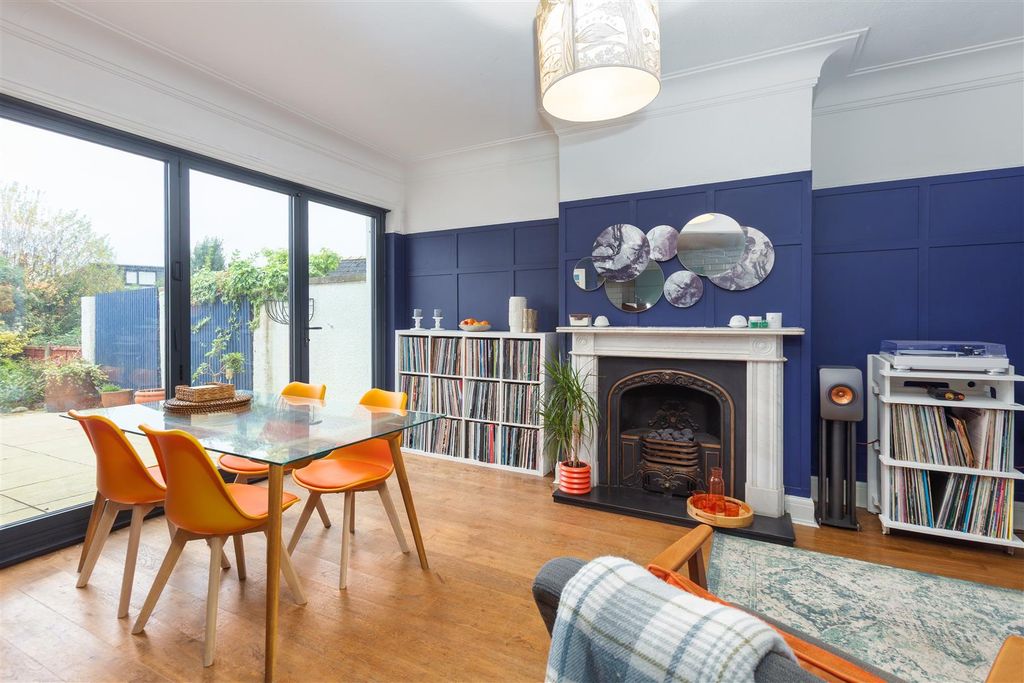 Property photo 2 of 23