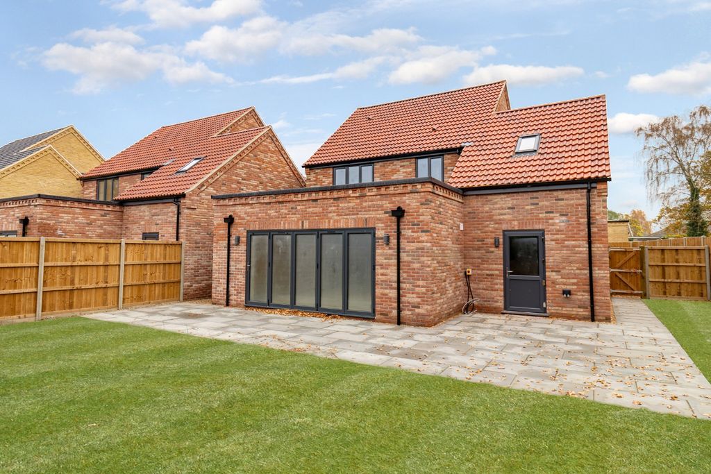 Property photo 2 of 40 2161372