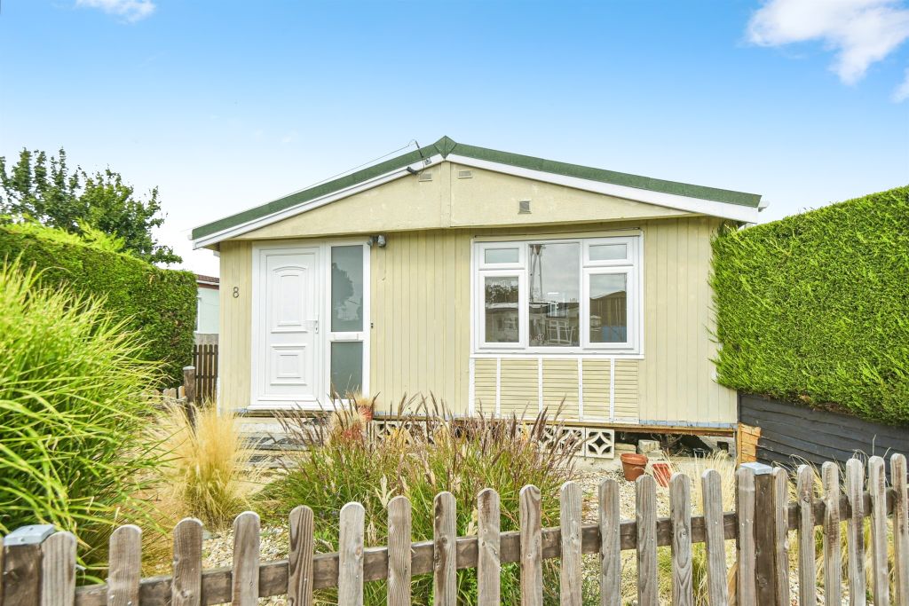 Property photo 2 of 21