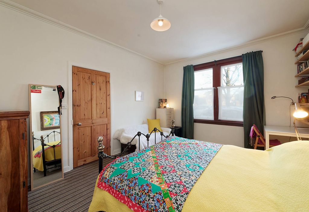 Property photo 3 of 31