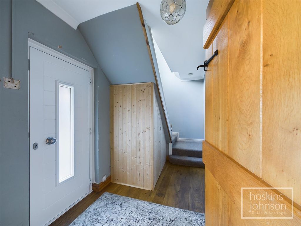 Property photo 2 of 25 Entrance Hall