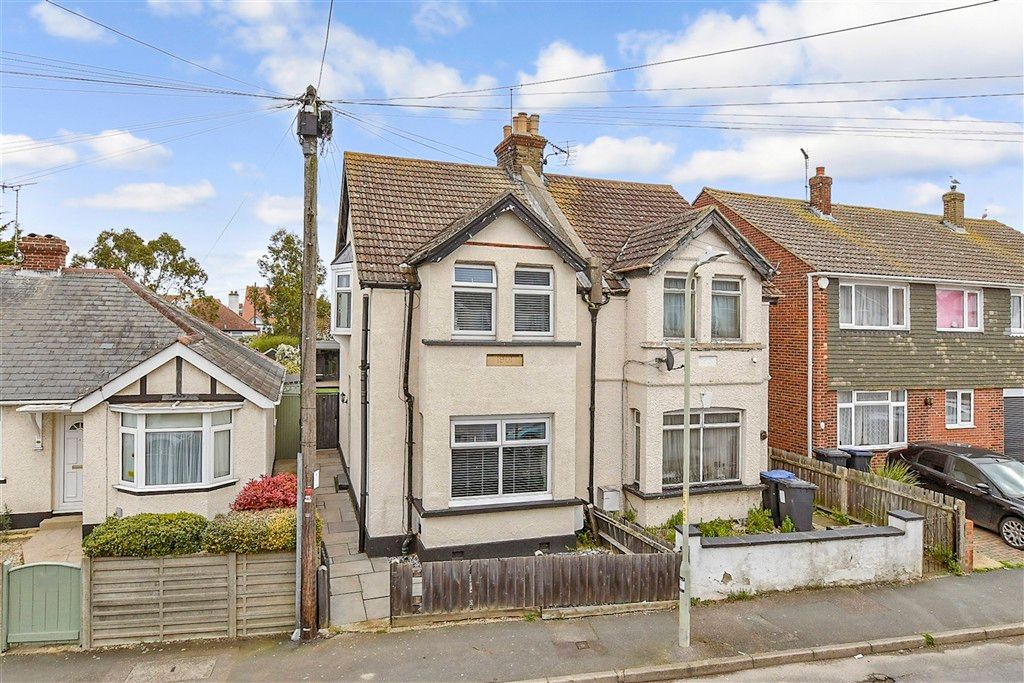 Property photo 1 of 11 External (Web)