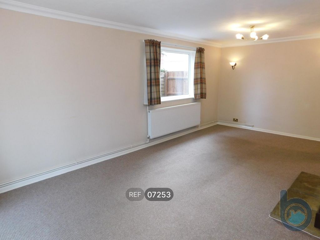 Property photo 3 of 26 Living Room
