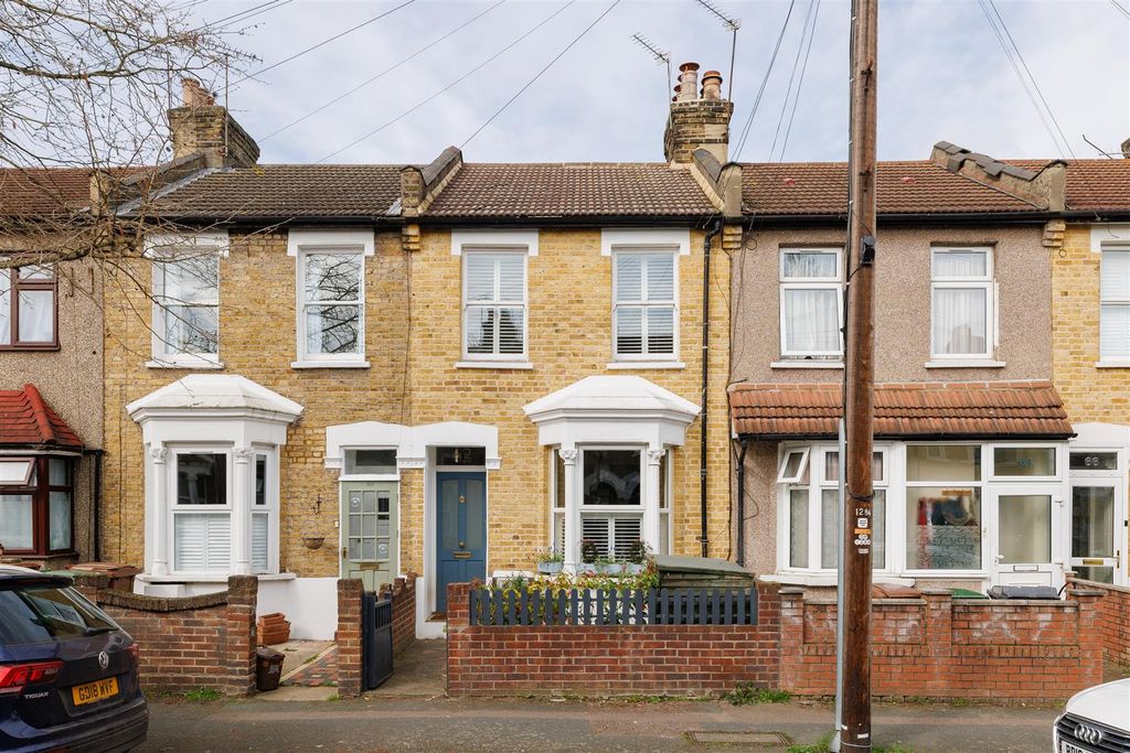 Property photo 1 of 29 Thorpe Road, E7