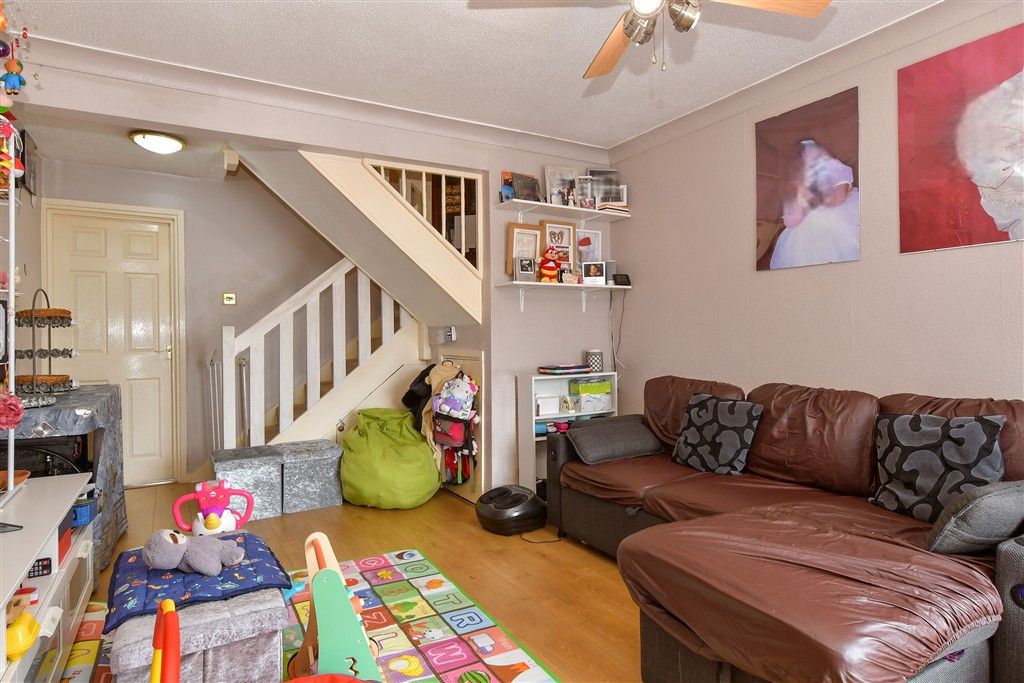 Property photo 2 of 9 Lounge