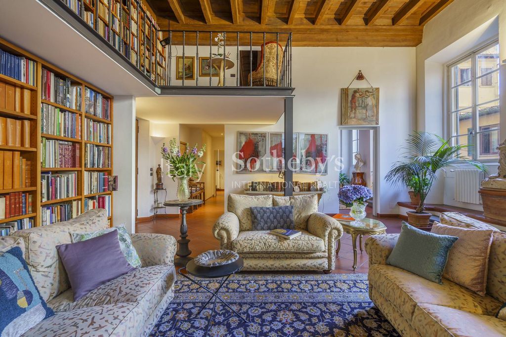 Property photo 2 of 33