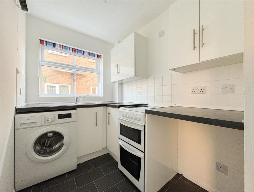 Property photo 2 of 17 Kitchen