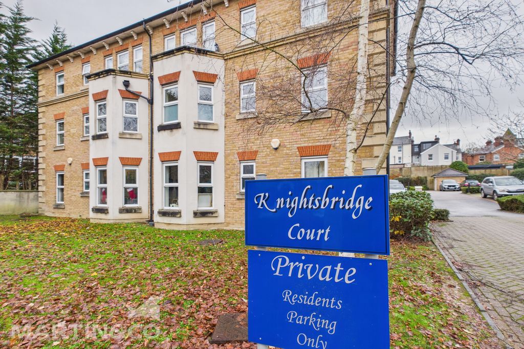 Property photo 1 of 16 Cam01953G0-Pr0139-Still017