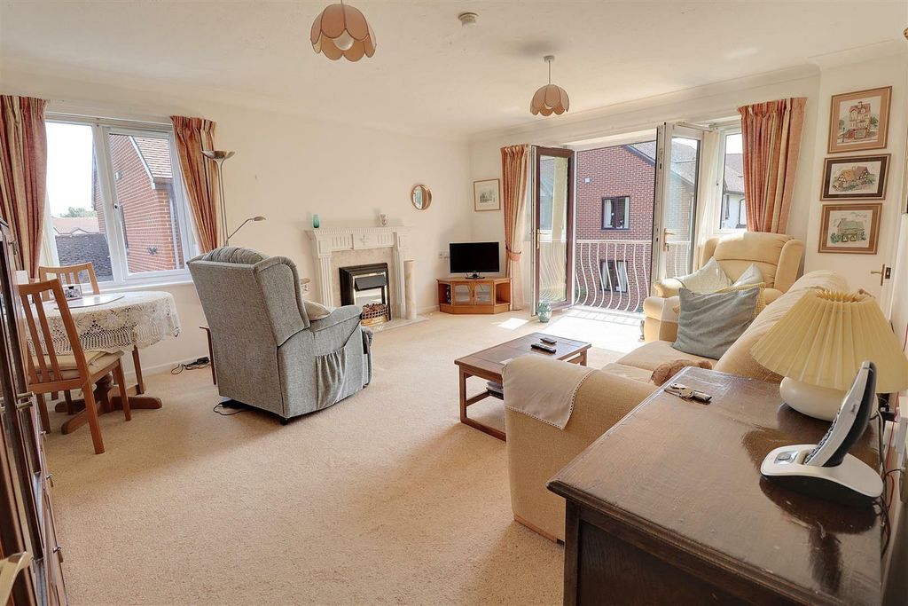 Property photo 2 of 11