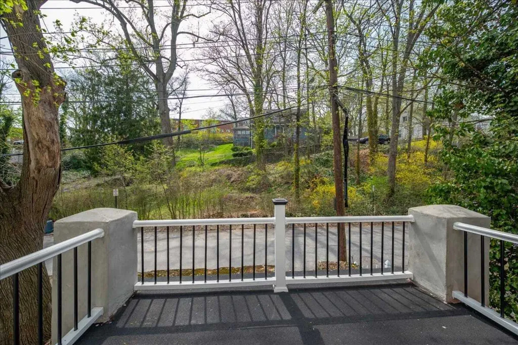 Property photo 3 of 24 <Alttext/>