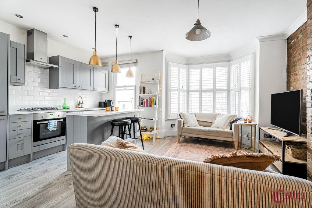 Property photo 3 of 13 Living Room